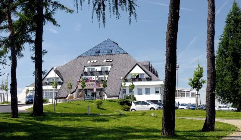 Lázeňský hotel PYRAMIDA I, Franzensbad Slatina